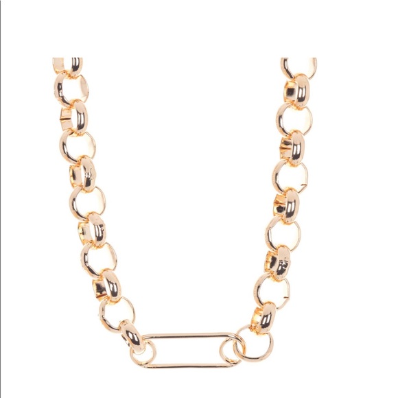 Large center link. Gold and Chunky.  Chain Collar Necklace. - Picture 3 of 3